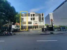 Sewa Ruko 4 lantai , Luas 343m2 di Bulungan  Blok M, Kebayoran Baru