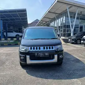 MITSUBISHI DELICA 2.0 2WD MATIC 2015 HITAM
