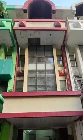 Dijual ruko Atap Merah Residence 4lantai lokasi premium