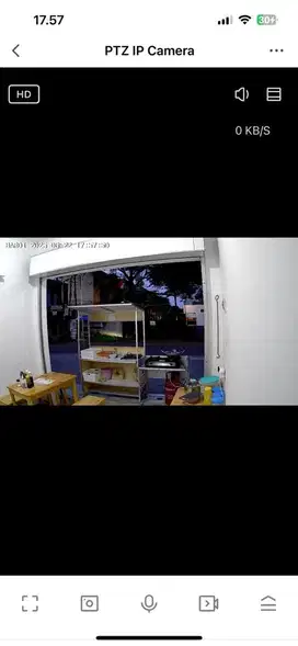 Penjaga Warung Pempek