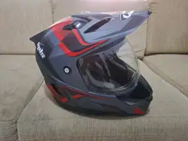 Helm full face mds supermoto 2 bulan pemakaian
