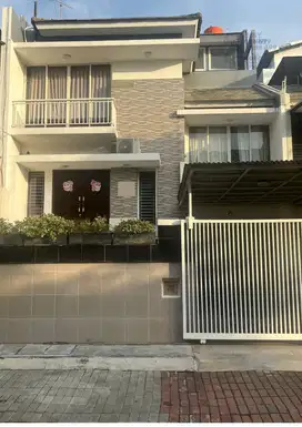 Disewakan Rumah Cantik di PIK Layar Permai Uk 8x15