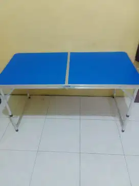 Meja lipat portable