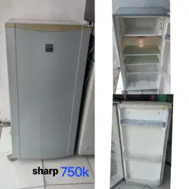 Kulkas SHARP bekas bergaransi