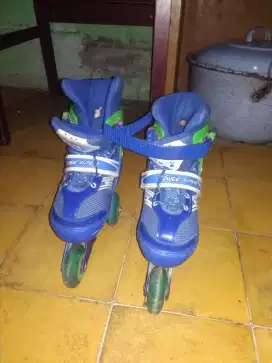 Di jual sepatu roda