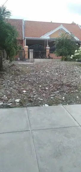 Dijuwal Tanah Luas & Bangunan di Jl. Menjangan, Palebon, belakang McD