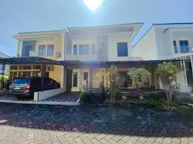 RUMAH MEWAH 2 LANTAI DI PERUMAHAN PONDOK PERMAI BABARSARI