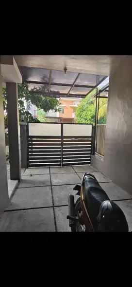 Dijual Rumah Siap Huni di Jalan Layar Pernai - PIK - Jakarta Utara