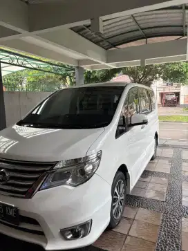 Nissan Serena Highway Star (4x2) AT