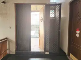 0843 - Dijual Rumah SHM 2 Lantai di Jl.Rokan (Dekat Ciliwung) Surabaya