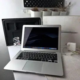 MacBook Air 2017 i5 8gb 128gb Mulus Like New