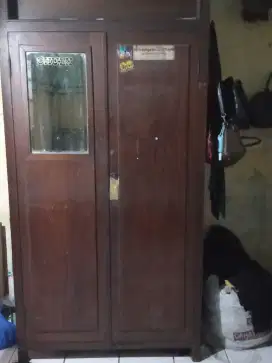 Lemari Jati Tua Asli Jepara – 2 Pintu, full kayu solid,kokoh dan antik