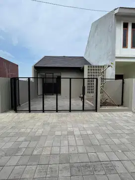 RUMAH BARU MODERN FULL FURNISHED DALAM PERUMAHAN DI PURWOMARTANI