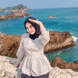 Lowongan kerja host live produk