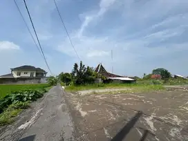 Utara Kampus UGM Jogja, Tanah Lingkungan Cafe/Homestay
