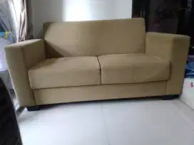 1 set Sofa bekas warna coklat panjang kurleb 1,5 m + single + meja