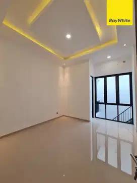 Disewakan Rumah 2 lantai di Darmo Permai Timur Surabaya