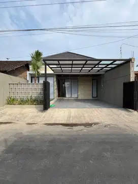 RUMAH MODERN INDUSTRIAL DENGAN TANAH LUAS DI PURWOMARTANI KALASAN