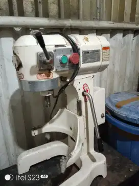 Dijual mixer planetary Getra B10