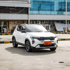 KIA Sonet Ultimate 1.5 dual tone facelift 2024 pemakaian 2025 putih at