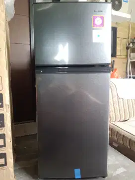 Sharp SJ- 195 Dijual Kulkas 2 Pintu