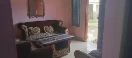 Dikotrakkan rumah beserta isinya