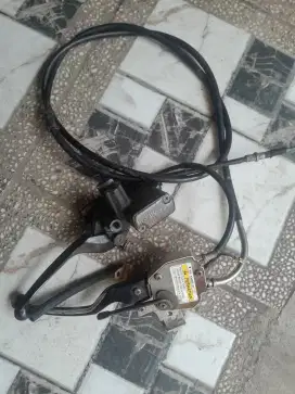 Di jual master rem kiri/ kanan copotan vario 150 masih Bagus minat wa