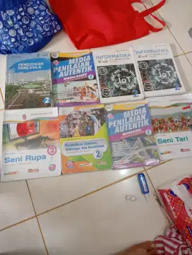 Dijual buku kelas 8