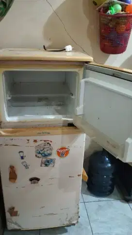 Jual kulkas sanken 2 pintu bekas
