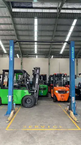 HOFMANN LIFTER - TWO POST HOFMANN CAPACITY 4,000 KG (PER ARM 1,000 KG)