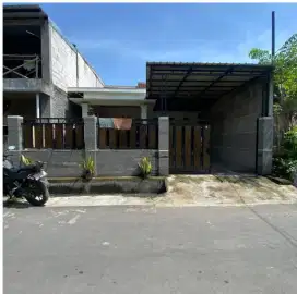 Dijual Rumah Solo baru L:126m