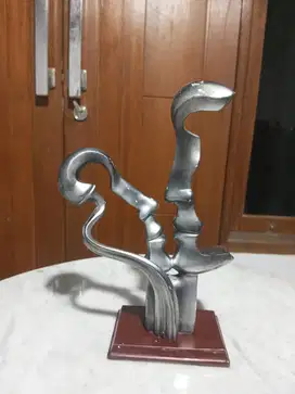Sculpture Kiss SURRENDER