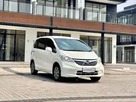 KM 92rb HONDA FREED 1.5 S AT 2013