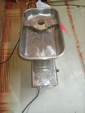 Mesin giling daging dan biji bijian