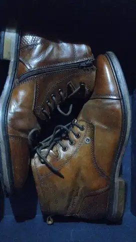 Sepatu bugatti boot kulit 2nd 44,5