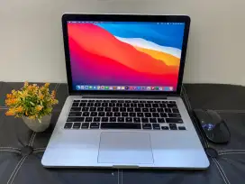 MACBOOK PRO RETINA 2015
CORE INTEL Ci5/RAM 8GB
SSD 128GB
CC  1 NORMAL