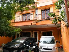 DIJUAL Rumah 2 1/2 Lantai Cocok Dijadikan Rumah Kost di Daerah Mangga