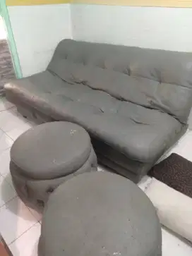 Sofa tv rumah abu 3 tahun