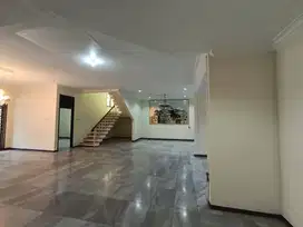 Disewakan Rumah Bagus Luas di Janur Indah Kelapa Gading, Jakarta Utara