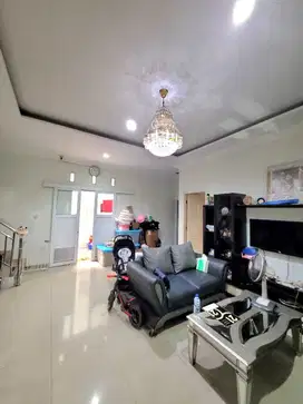 Dijual Rumah Rapih Terawat dlm cluster di Emerald Bintaro 16638Ad