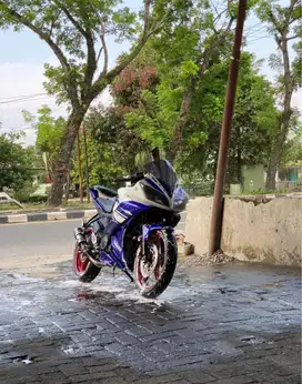 Yamaha R 15