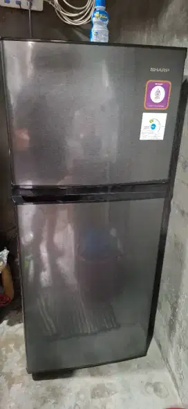Kulkas 2 pintu merek sharpp