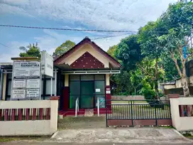 Dijual Rumah, termasuk Klinik Pratama dan Tanah