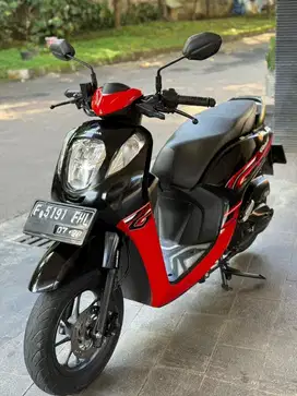 Honda Genio Thn 2022 Velg 12 Hitam Merah Mulus
