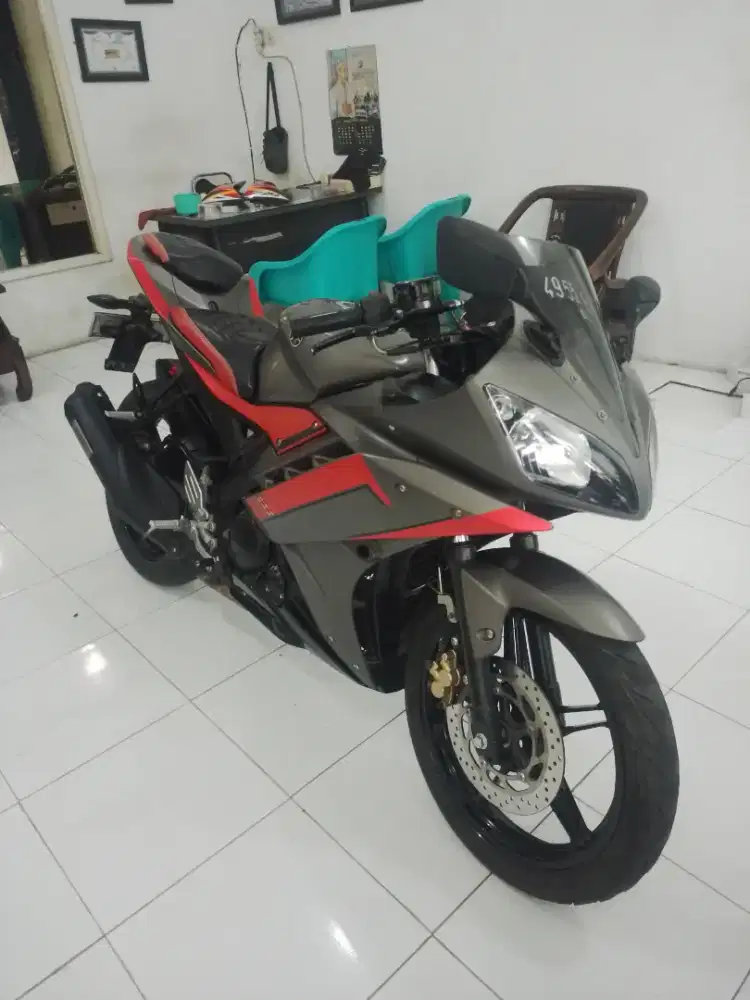 Di Jual Yamaha YZF R15 Tahun 2016 Plat S