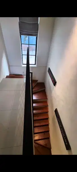 RUMAH SURABAYA 4 KAMAR TIDUR MURAH