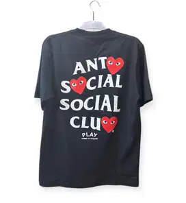 Kaos tshirt preloved bal hitam 73x54 assc x play cdg