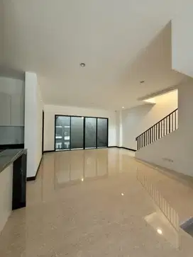 Disewa atau Jual Rumah Mewah Besar 5 Kamar Tidur di BSD City