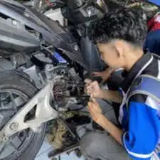 DICARI MONTIR BENGKEL MOTOR BERPENGALAMAN