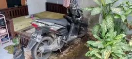 Dijual Honda Vario techno 110 cc
Tahun 2010 (cocok untuk modif)